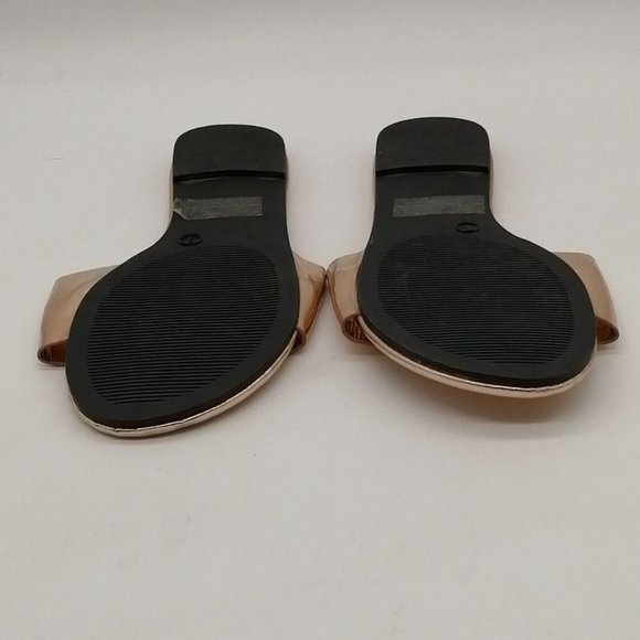 Rue 21 Womens Melanie Slide Sandal Gold Leather Wide Upper Strap Flat Heel 7M‎ - Picture 4 of 9